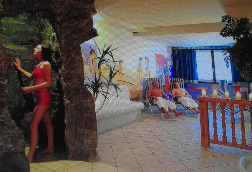 הוסטל Garni Meublè La Baita