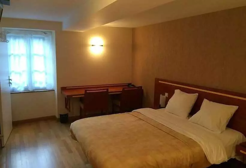 Hotelli Bistro Les Pas Sages