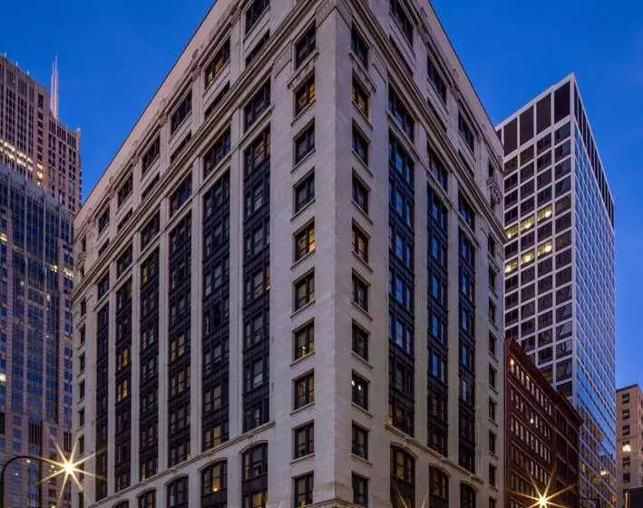 هتل Canopy By Hilton Chicago Central Loop