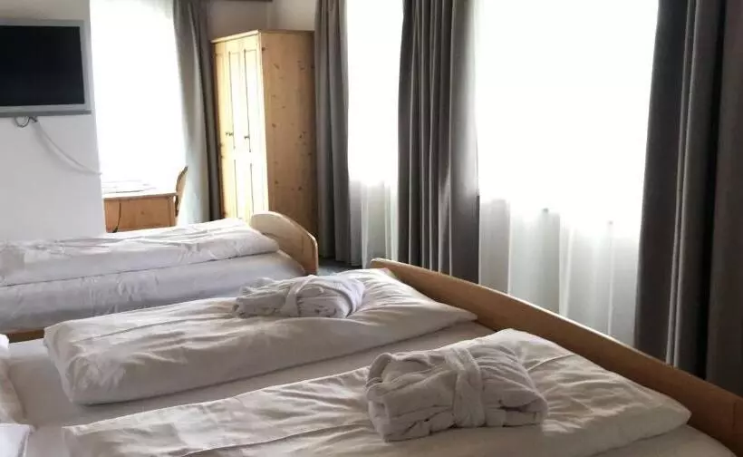 Hotelli Herol   My Mountain Retreat