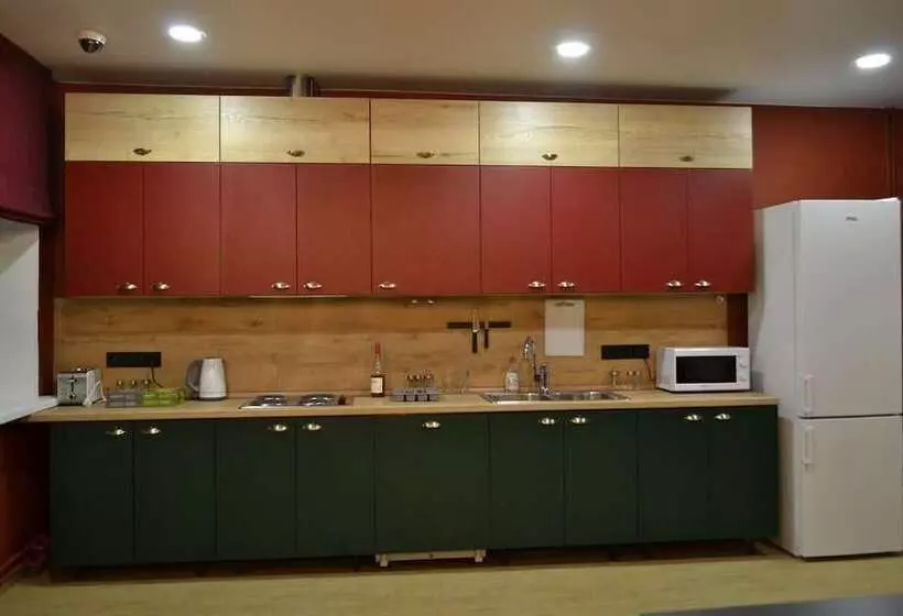Vershina Hostel