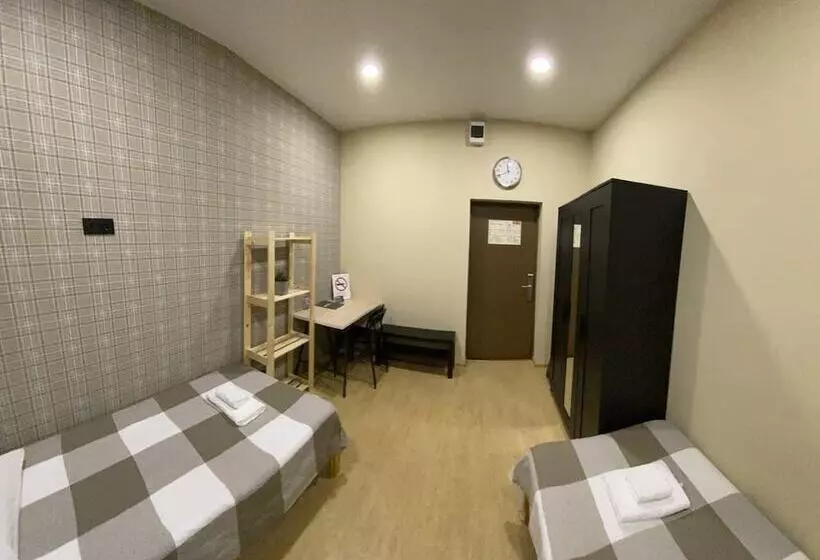 Vershina Hostel