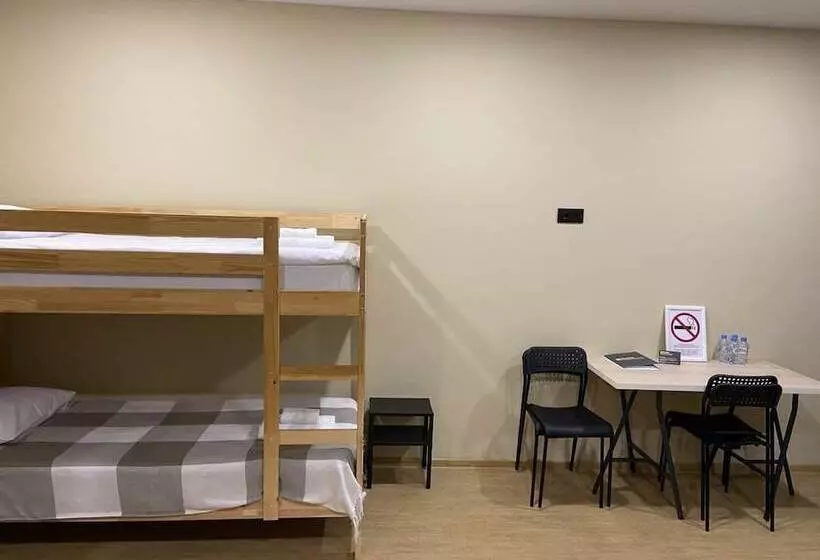 Vershina Hostel