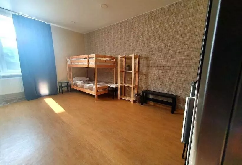 Vershina Hostel