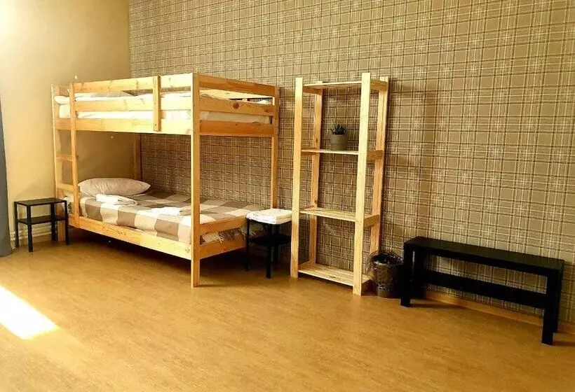 Vershina Hostel