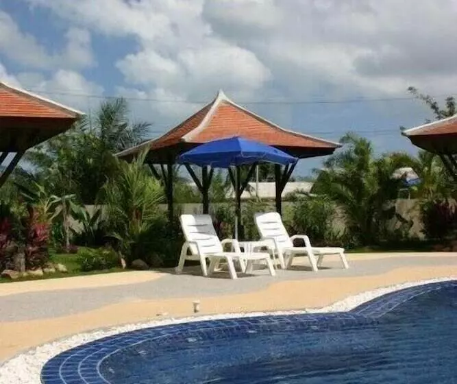 Chawenglakeview Condotel