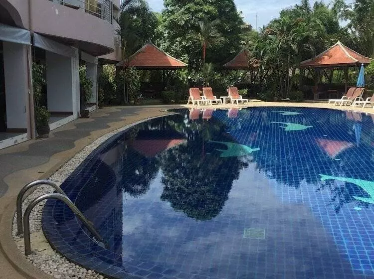 Chawenglakeview Condotel