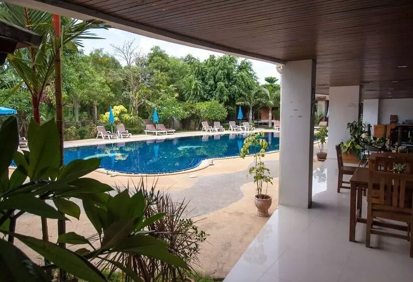 Chawenglakeview Condotel