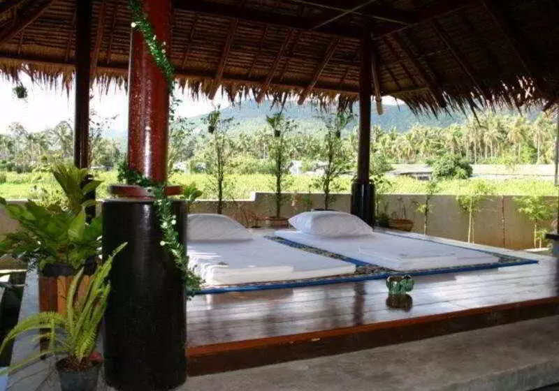 Chawenglakeview Condotel