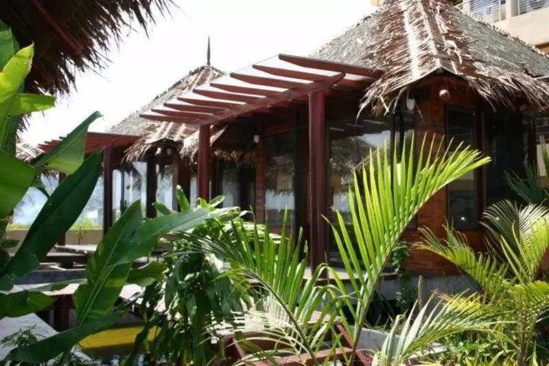 Chawenglakeview Condotel