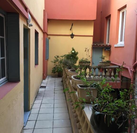 فندق Au Patio Morand