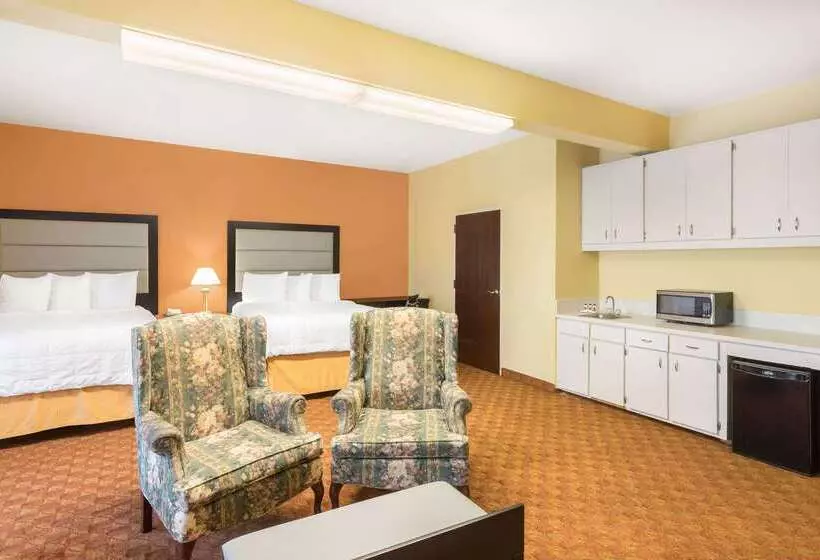 Отель Baymont By Wyndham Fayetteville