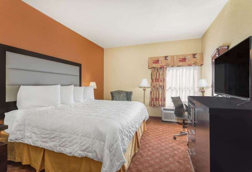 בית מלון כפרי Baymont By Wyndham Fayetteville