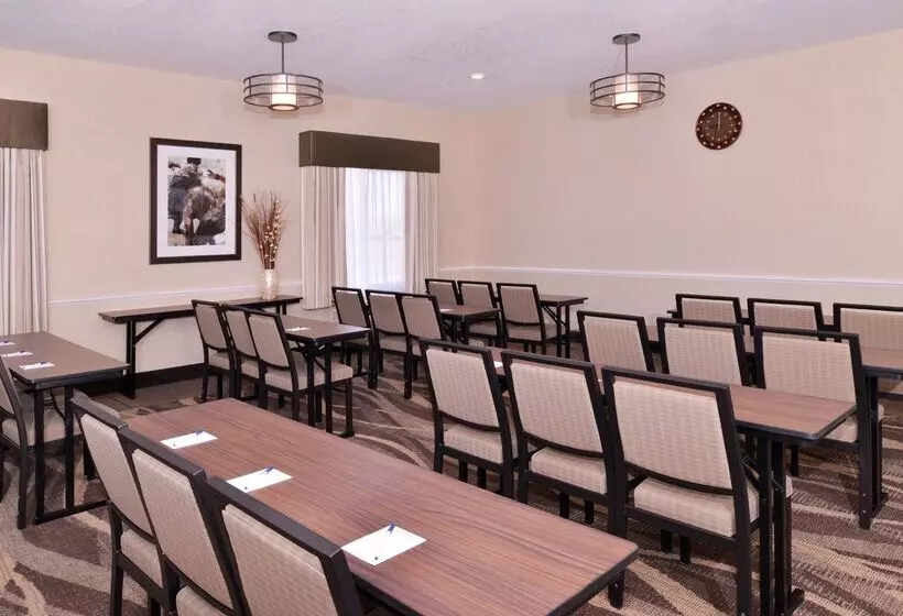 호텔 Best Western Plus Frontier Inn