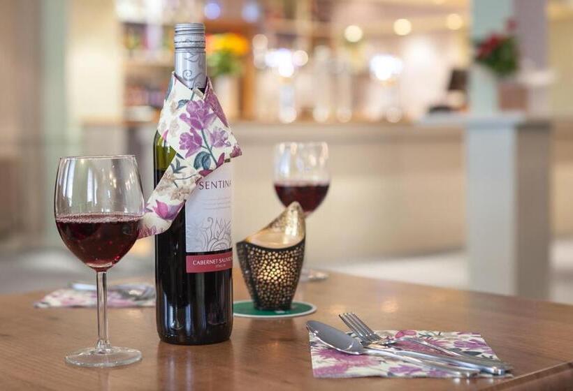 Celtic International Hotel Cardiff Airport