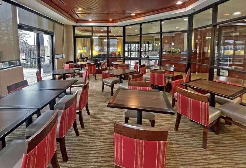 هتل Comfort Suites Augusta Riverwatch