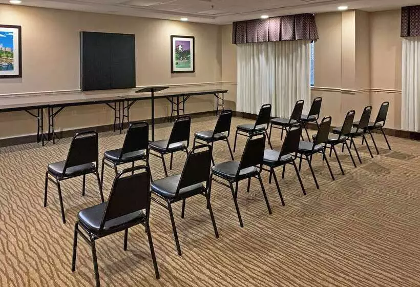 ホテル Comfort Suites Augusta Riverwatch