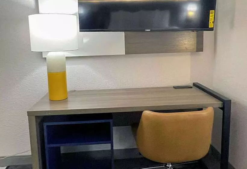 ホテル Comfort Suites Augusta Riverwatch