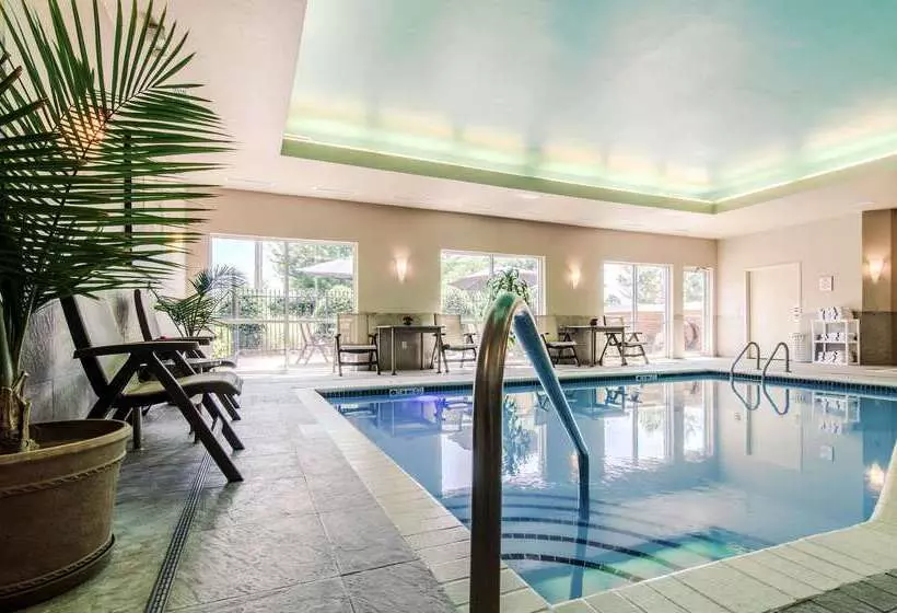 ホテル Comfort Suites Bentonville  Rogers