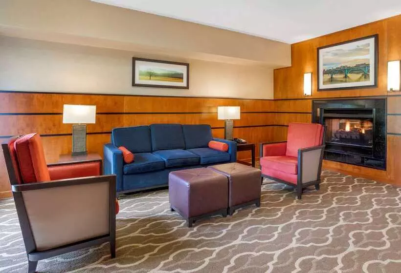 Отель Comfort Suites North
