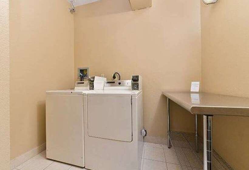 فندق Comfort Suites