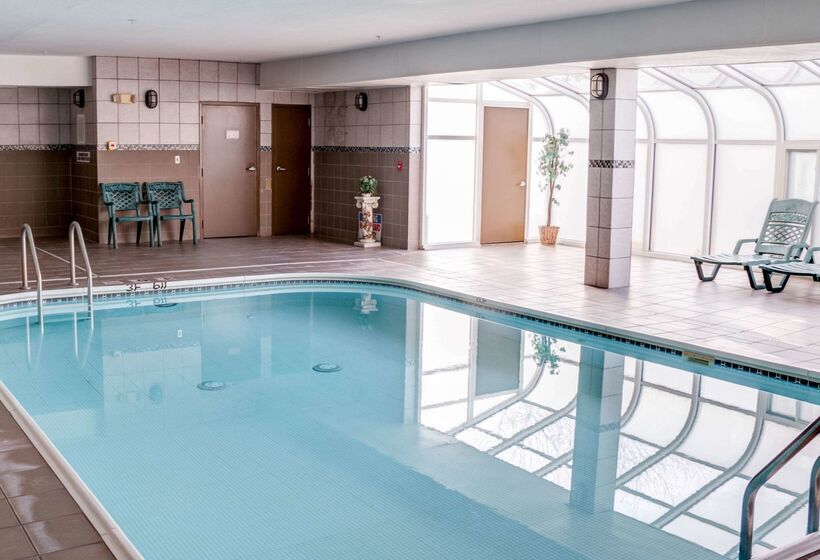 فندق Comfort Suites