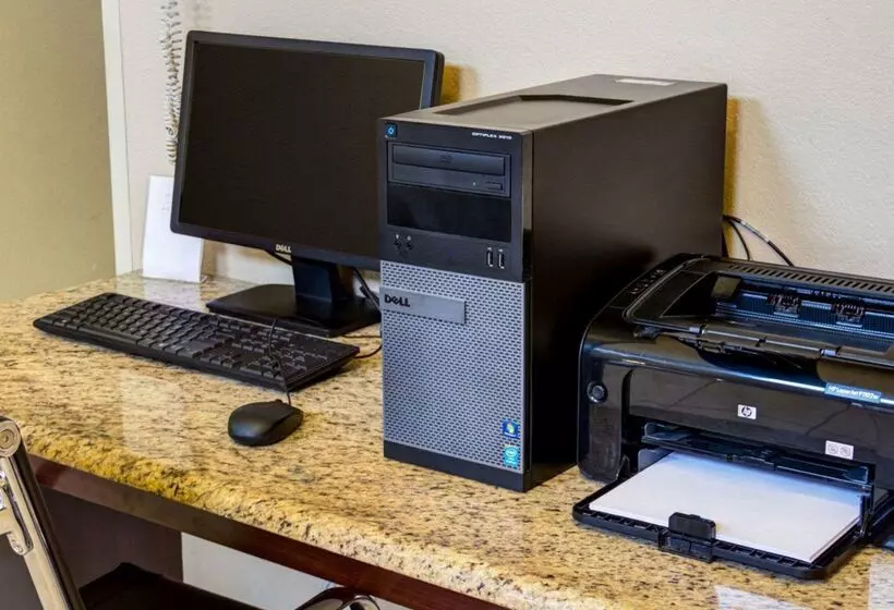 هتل Comfort Suites