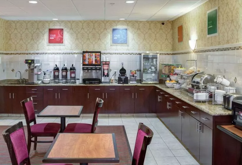 هتل Comfort Suites