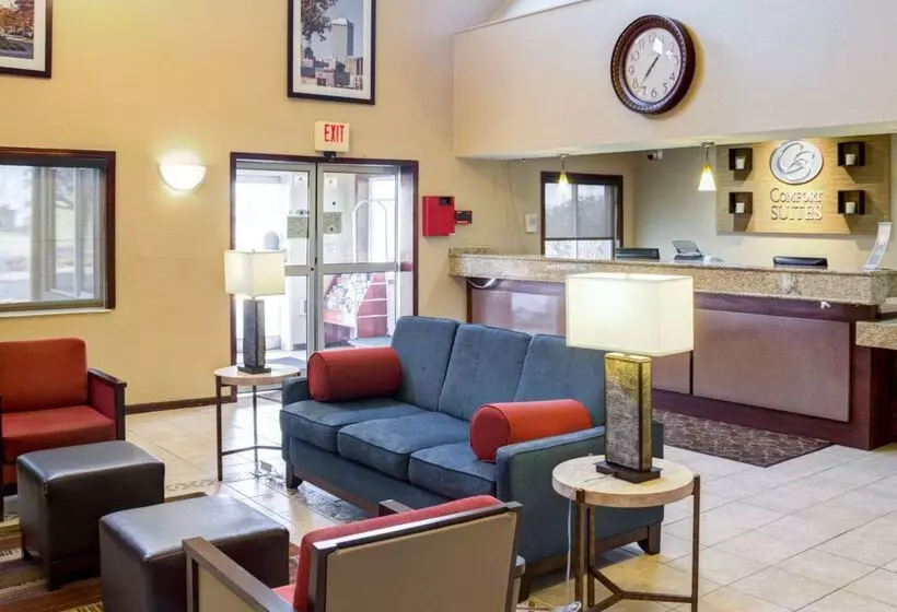 هتل Comfort Suites