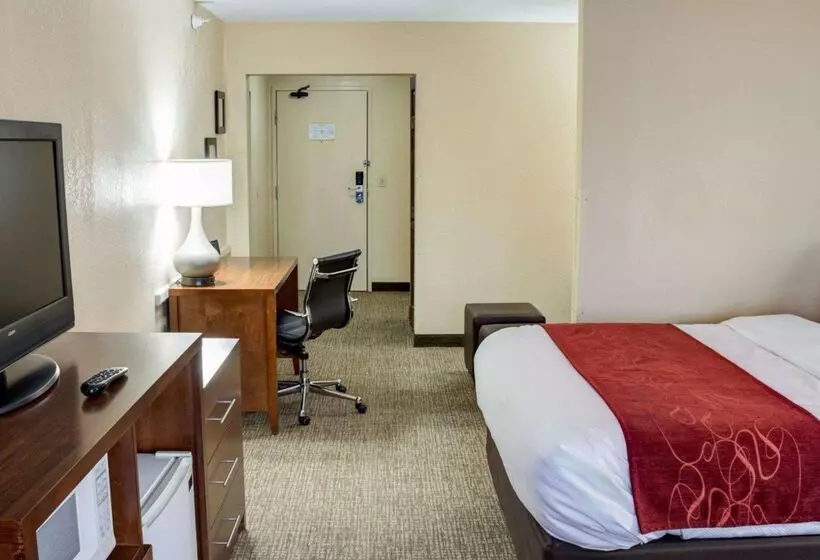 هتل Comfort Suites