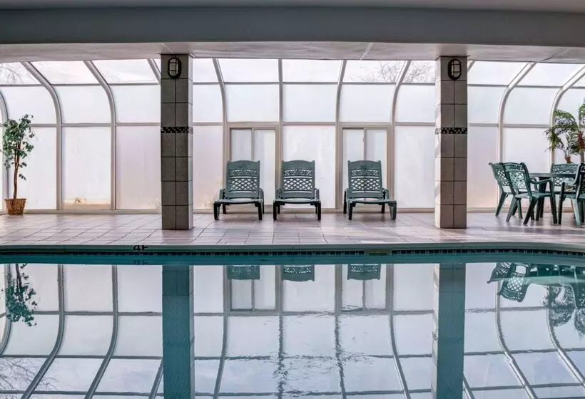 هتل Comfort Suites