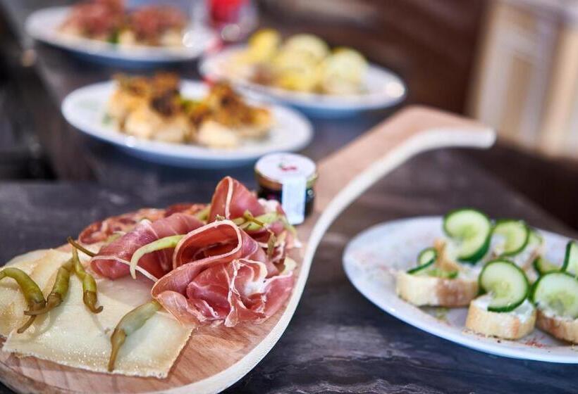 Alfred Hotels Port Vieux