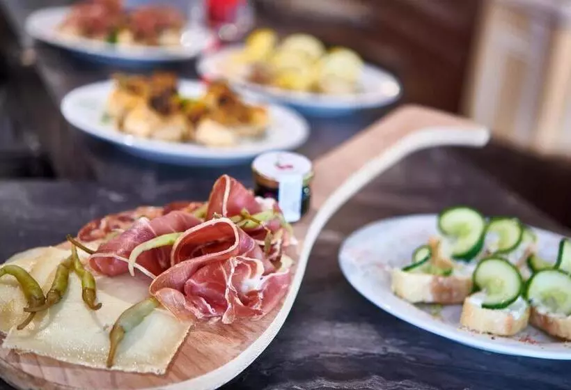 Alfred Hotels Port Vieux