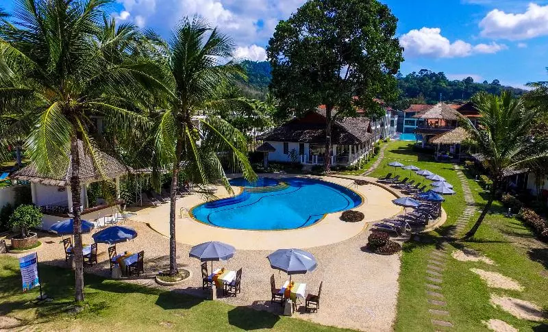 فندق Hive Khaolak Beach Resort  Adults Only