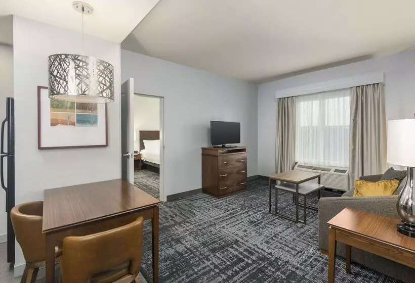 هتل Homewood Suites By Hilton Phoenix Northhappy Valley