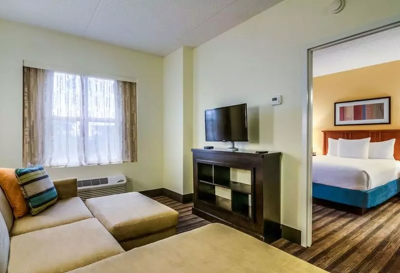 هتل Hyatt House Chicago Schaumburg