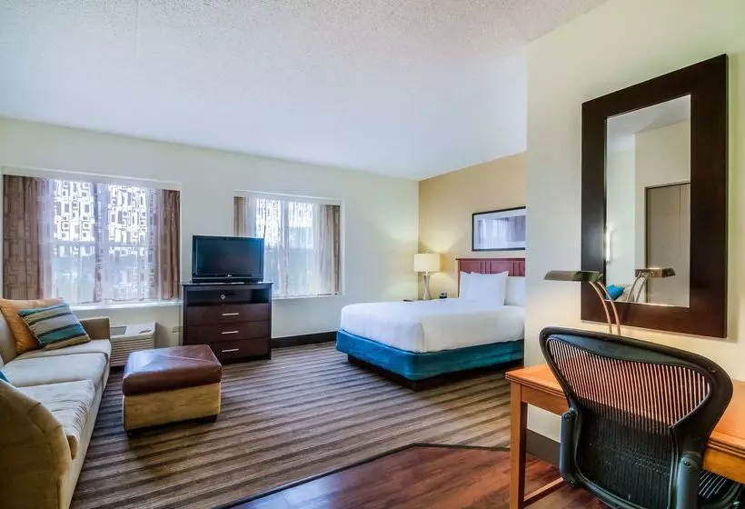 هتل Hyatt House Chicago Schaumburg