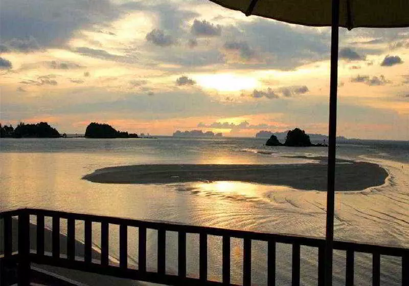 Отель Lanta All Seasons Beach Resort