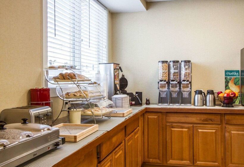 בית מלון כפרי Quality Inn & Suites