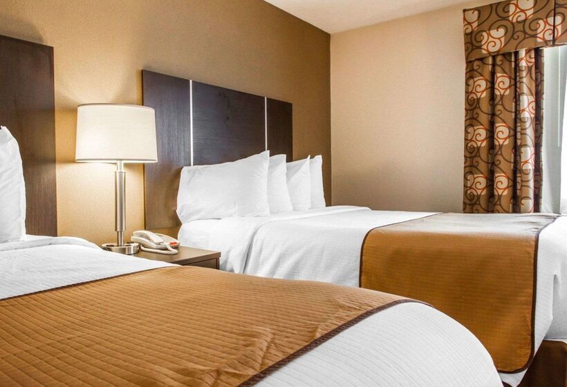 בית מלון כפרי Quality Inn & Suites