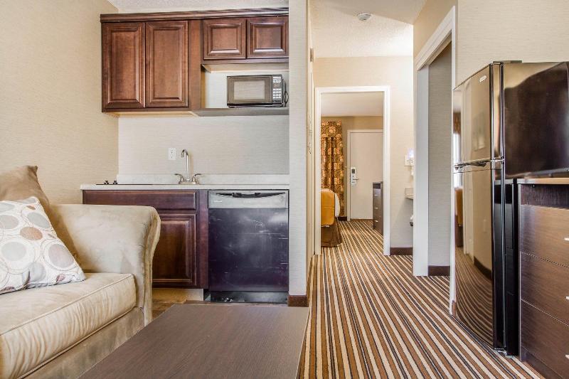 בית מלון כפרי Quality Inn & Suites