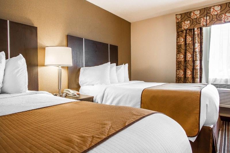 בית מלון כפרי Quality Inn & Suites