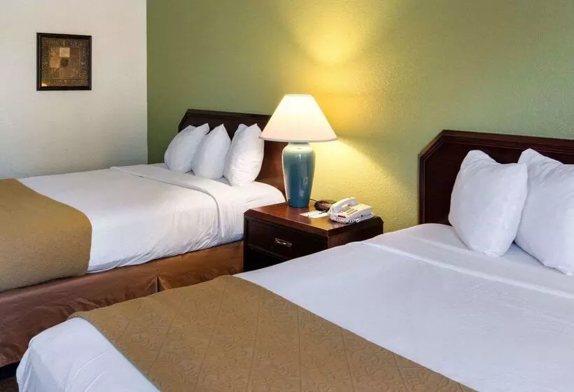 هتل Quality Inn
