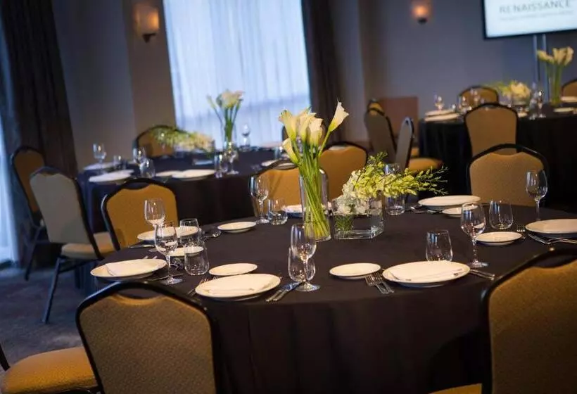 בית מלון כפרי Renaissance Chicago O Hare Suites