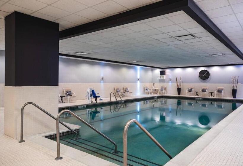 فندق Renaissance Chicago O Hare Suites