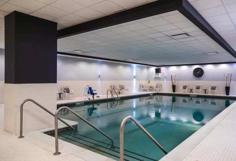 בית מלון כפרי Renaissance Chicago O Hare Suites