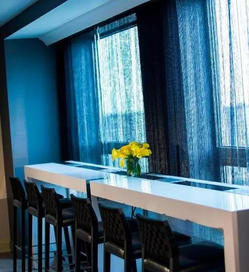 בית מלון כפרי Renaissance Chicago O Hare Suites