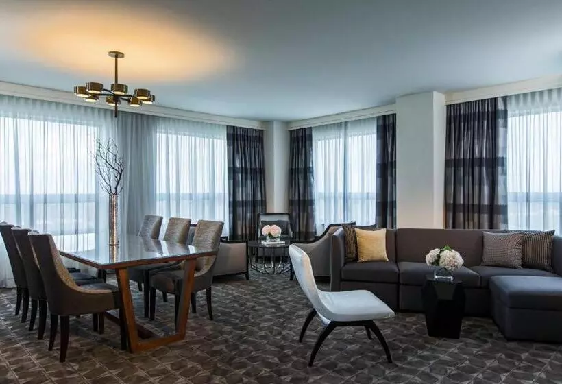 בית מלון כפרי Renaissance Chicago O Hare Suites