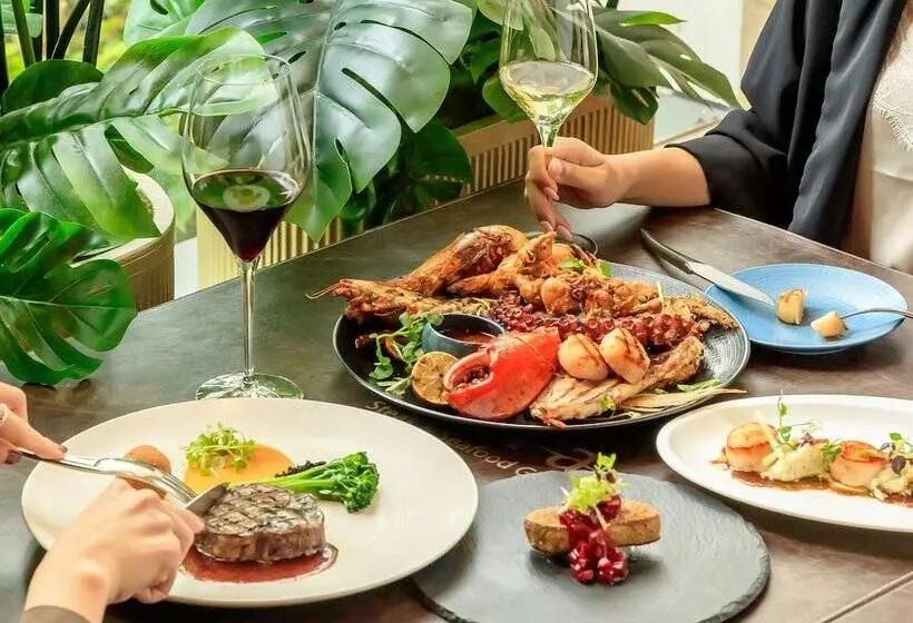 Resorts World Sentosa   Hotel Ora