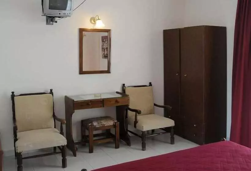 Отель Senia Studios